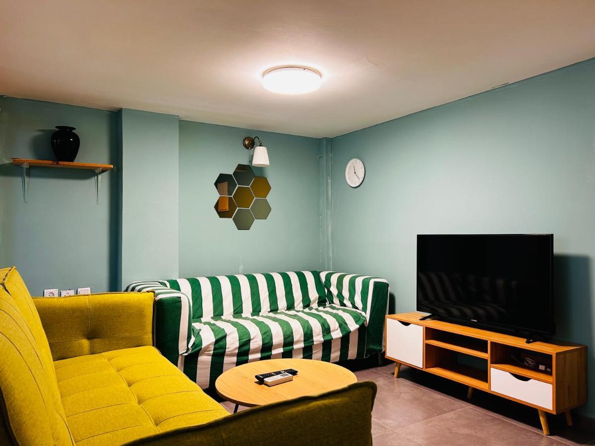 Lev Florentin Apartments 텔아비브 외부 사진